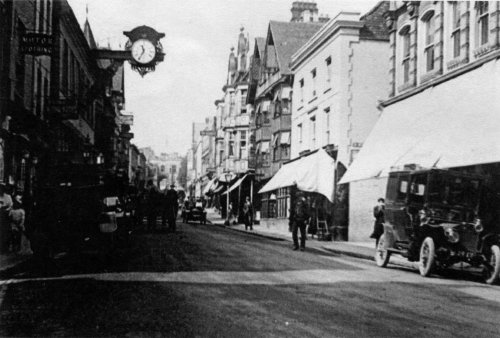 Early photo of High Street